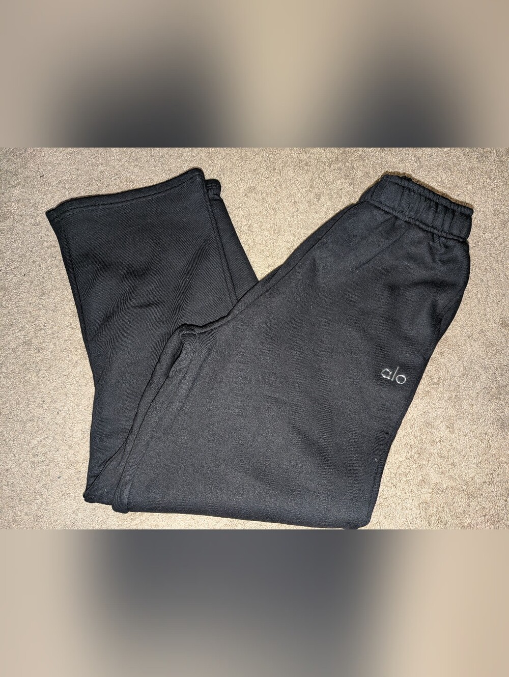 ALO Yoga Accolade Straight Leg Sweatpant NWT size large $138 Black - Picture 6 of 7